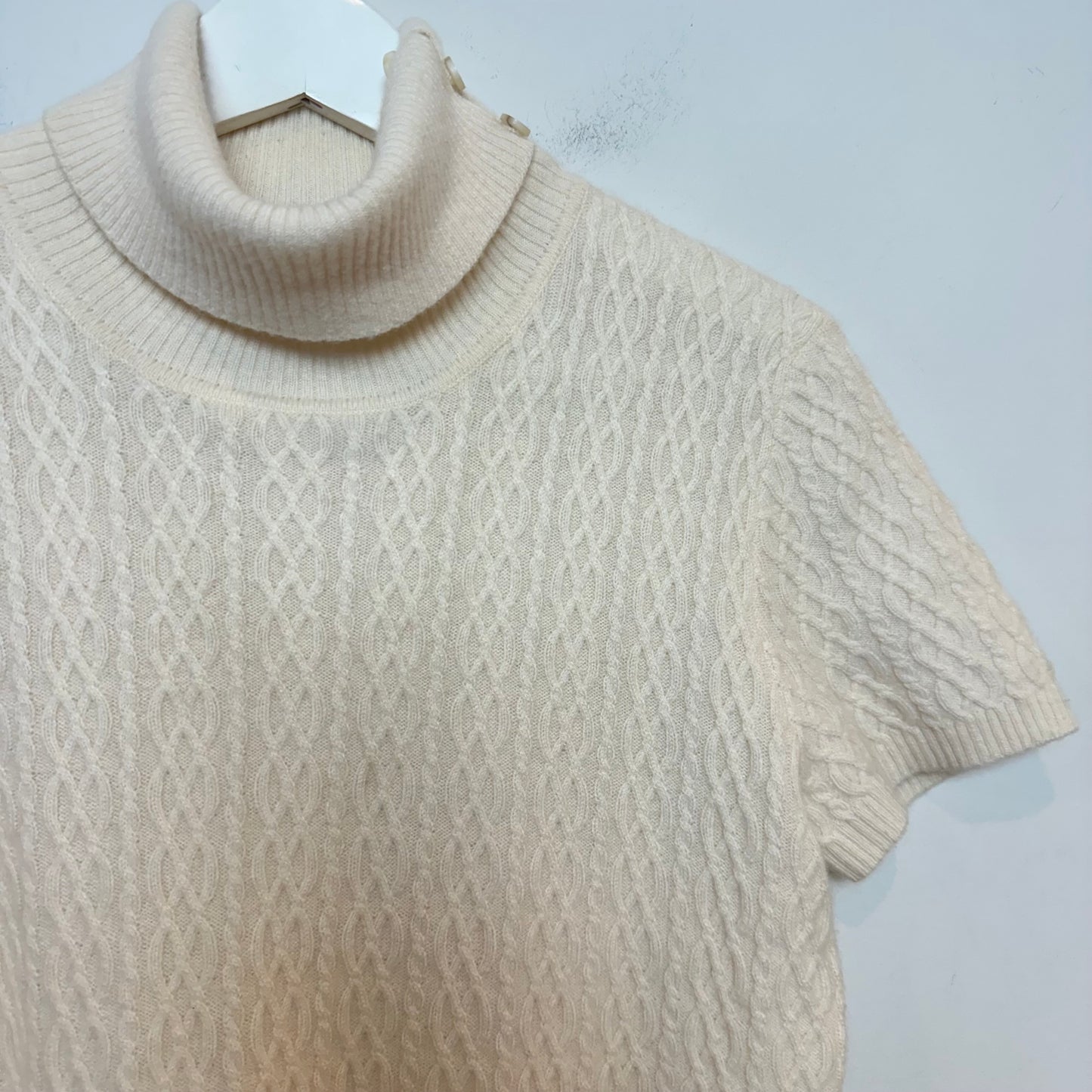 St. John Sport Cashmere Turtleneck Sweater Short Sleeve Cream Small