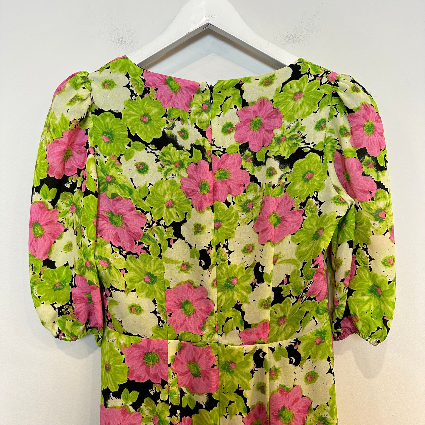 WAYF Floral Midi Dress Surplice Neckline Puff Sleeve Green Pink XS