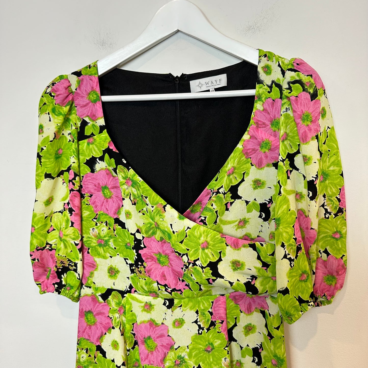 WAYF Floral Midi Dress Surplice Neckline Puff Sleeve Green Pink XS