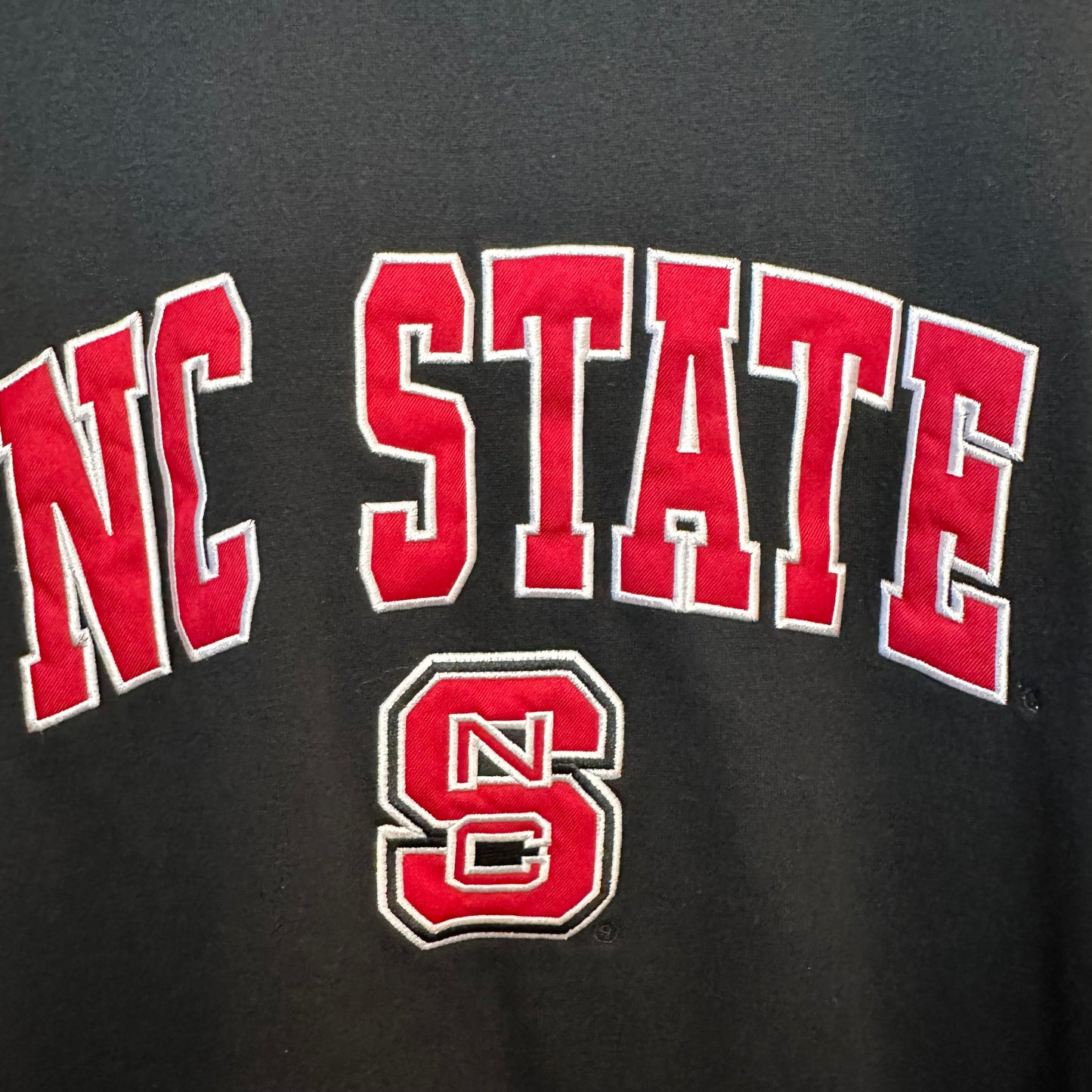 NC State Sweatshirt Crewneck Black Red Pullover Logo Embroidered Stadium Large