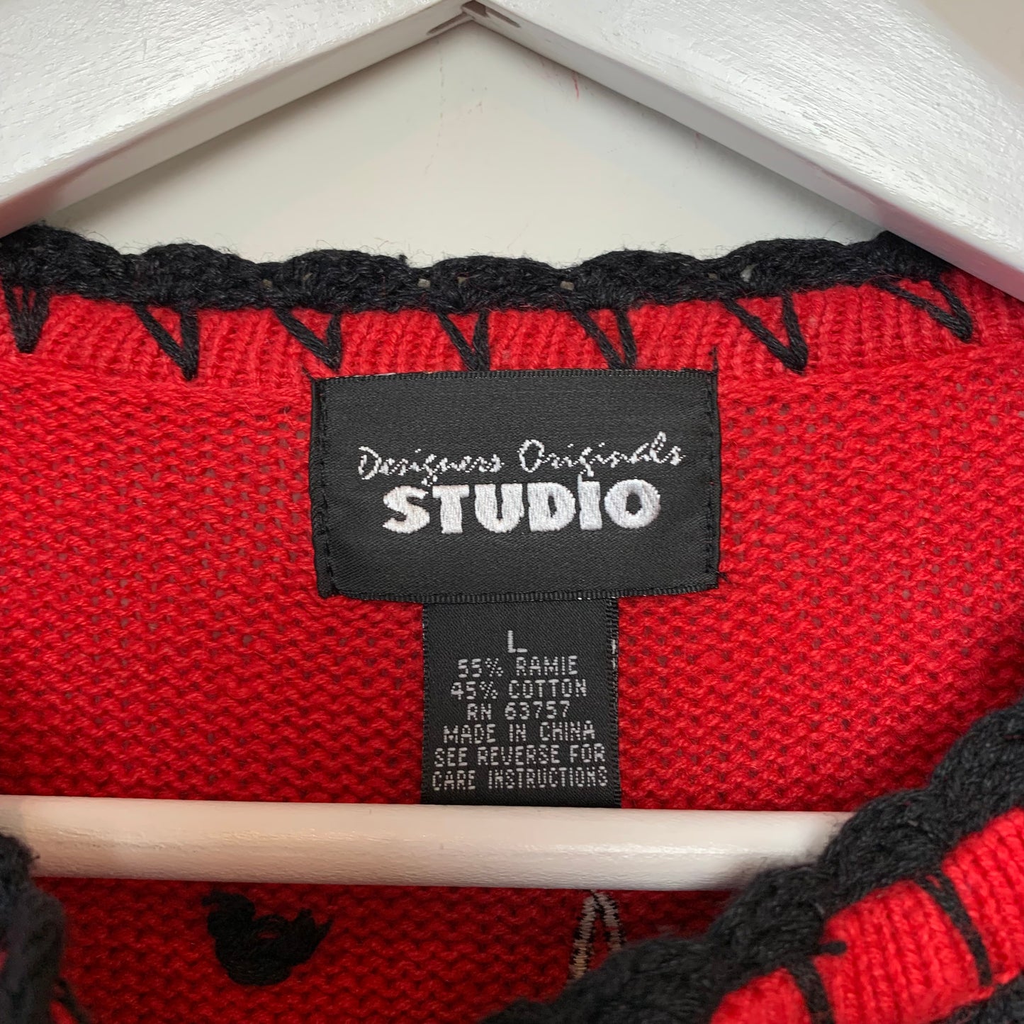 Vintage Designers Originals Studio Ski Red Black Cardigan Sweater Large